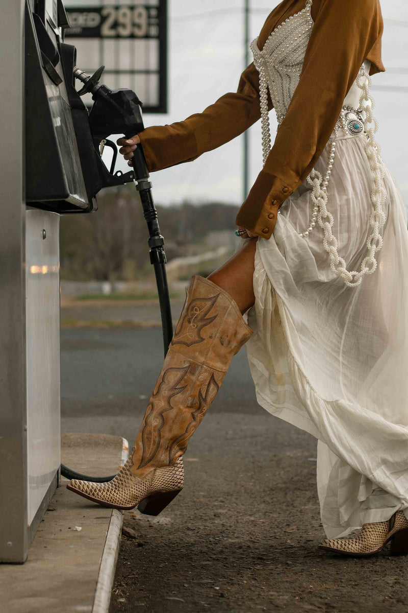 Runaway Bride by Hannah Ladd